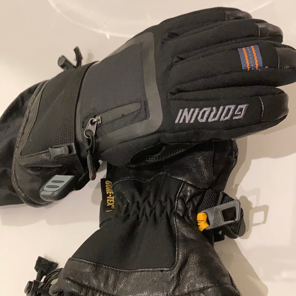 Gordini Gore-Tex Gloves. Women’s small. Ski/Snow.
